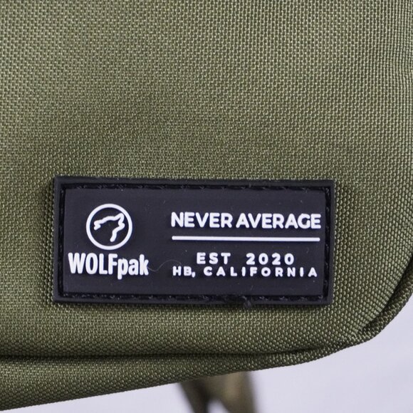 WOLFpak Crossbody Pack brand new with tags - Picture 2 of 4